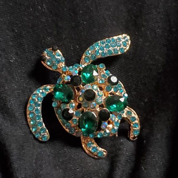 Goldtone Turtle with Blue and Green Crystal Accents - Picture 1 of 6